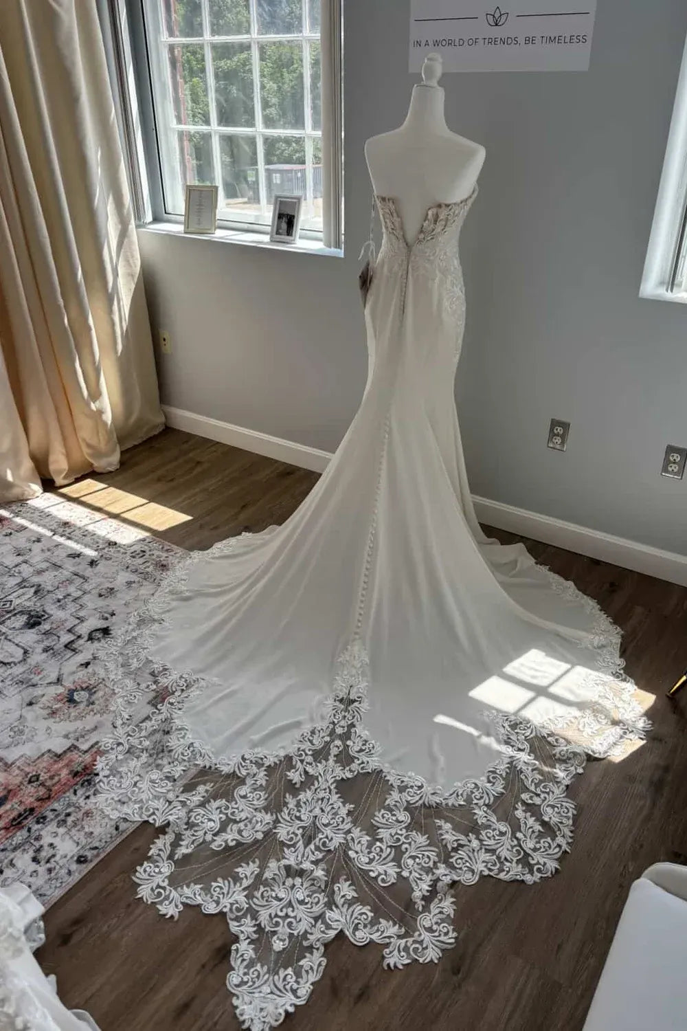 The Smart Bride's Guide to Used Bridal Gowns: Designer Dreams at Acces