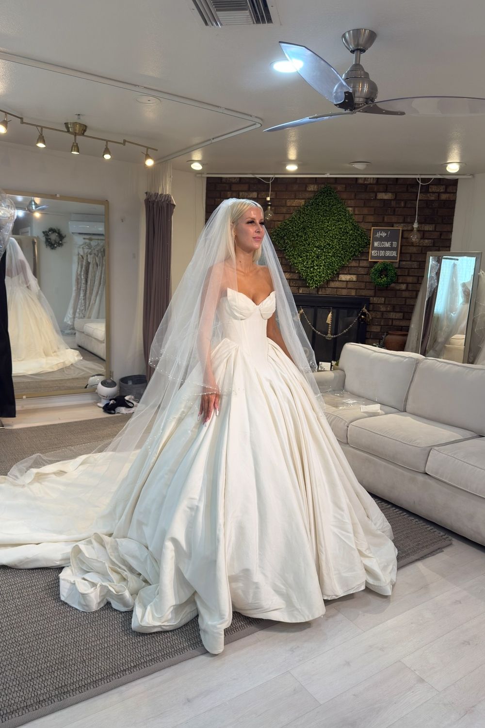 Effortless Romance: Leah Da Gloria's Accessible Luxury