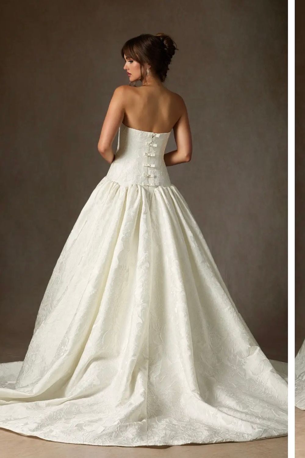 Beyond the Bridesmaid Aisle: Why Azazie Brides Are Discovering a Smarter Path to the Altar
