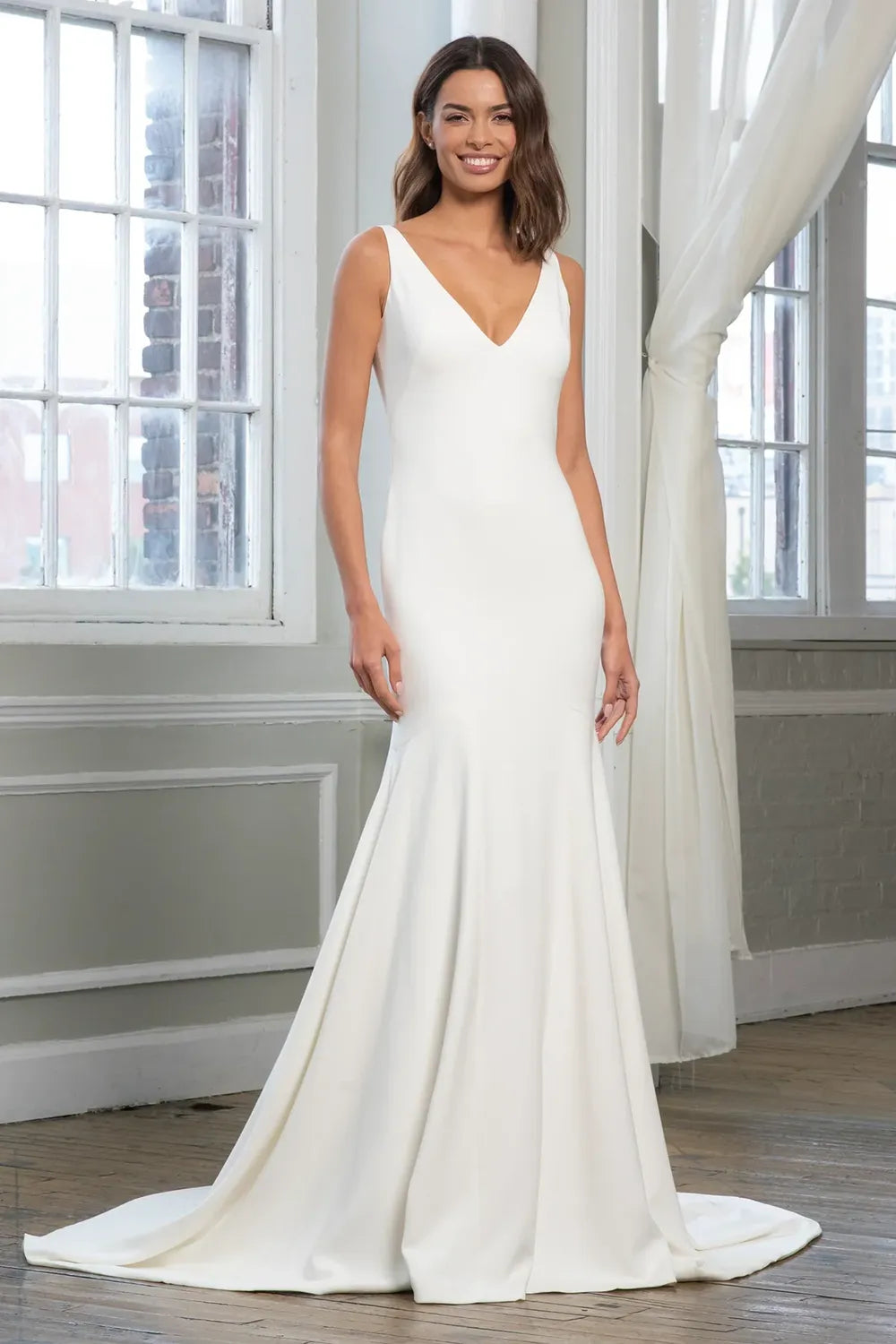 Sculpted to Perfection: The Theia Mermaid Wedding Dress