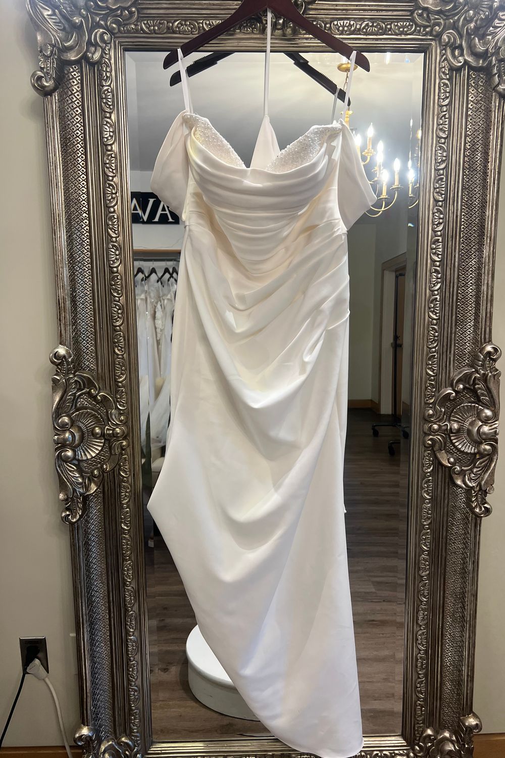 Effortless Elegance: Ava Laurenne Bride's Accessible Luxury Effortless Elegance: Ava Laurenne Bride's Accessible Luxury