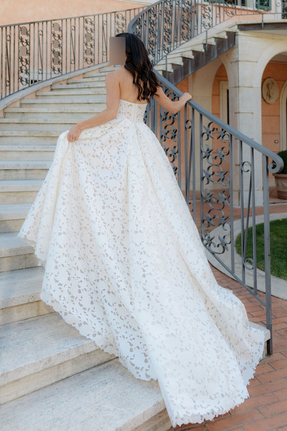 The Poetry of Lihi Hod: Where Israeli Artistry Meets Bridal Dreams