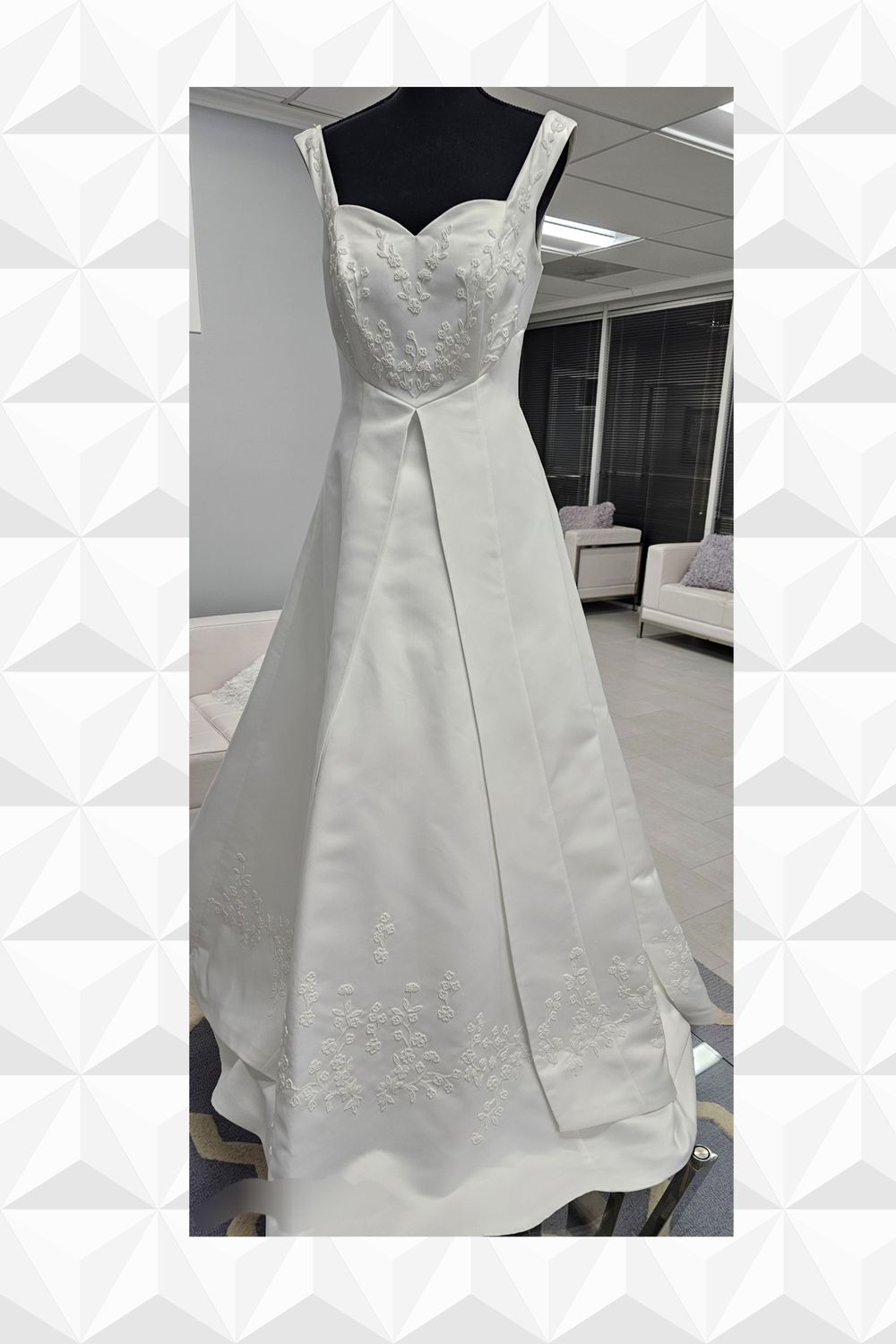 The Art of the Trumpet Silhouette: Moonlight Bridal's Most Coveted Style