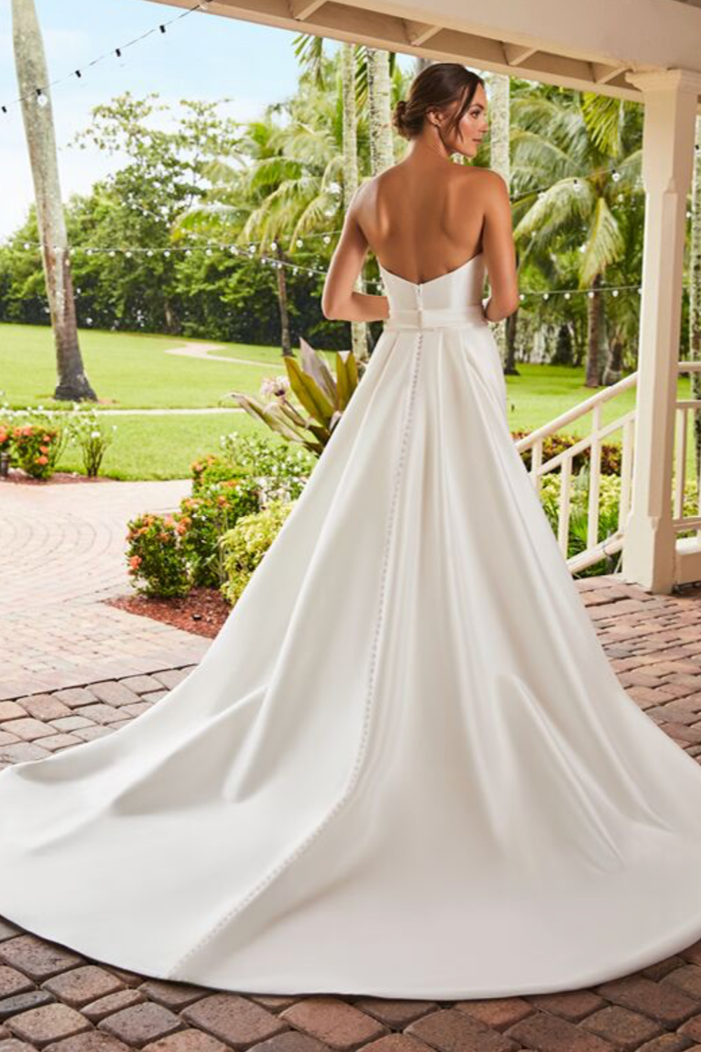 The Enduring Elegance of Adrianna Papell's Fit and Flare Silhouettes The Enduring Elegance of Adrianna Papell's Fit and Flare Silhouettes
