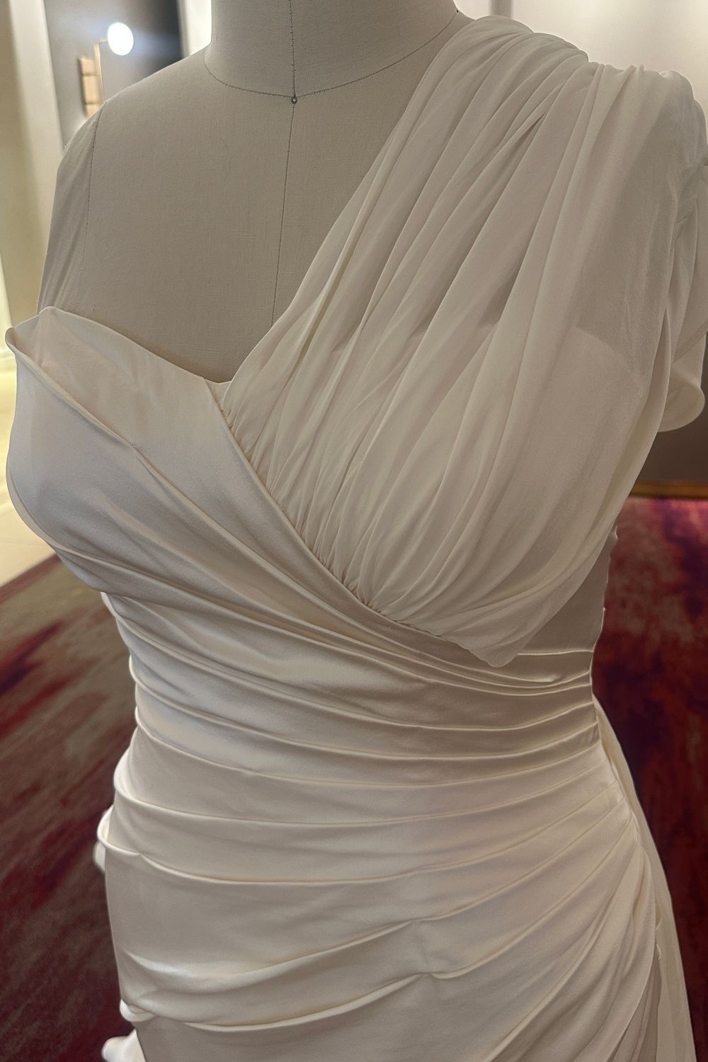 The Art of Understated Elegance: Estee Couture's Timeless Sheath Silhouettes