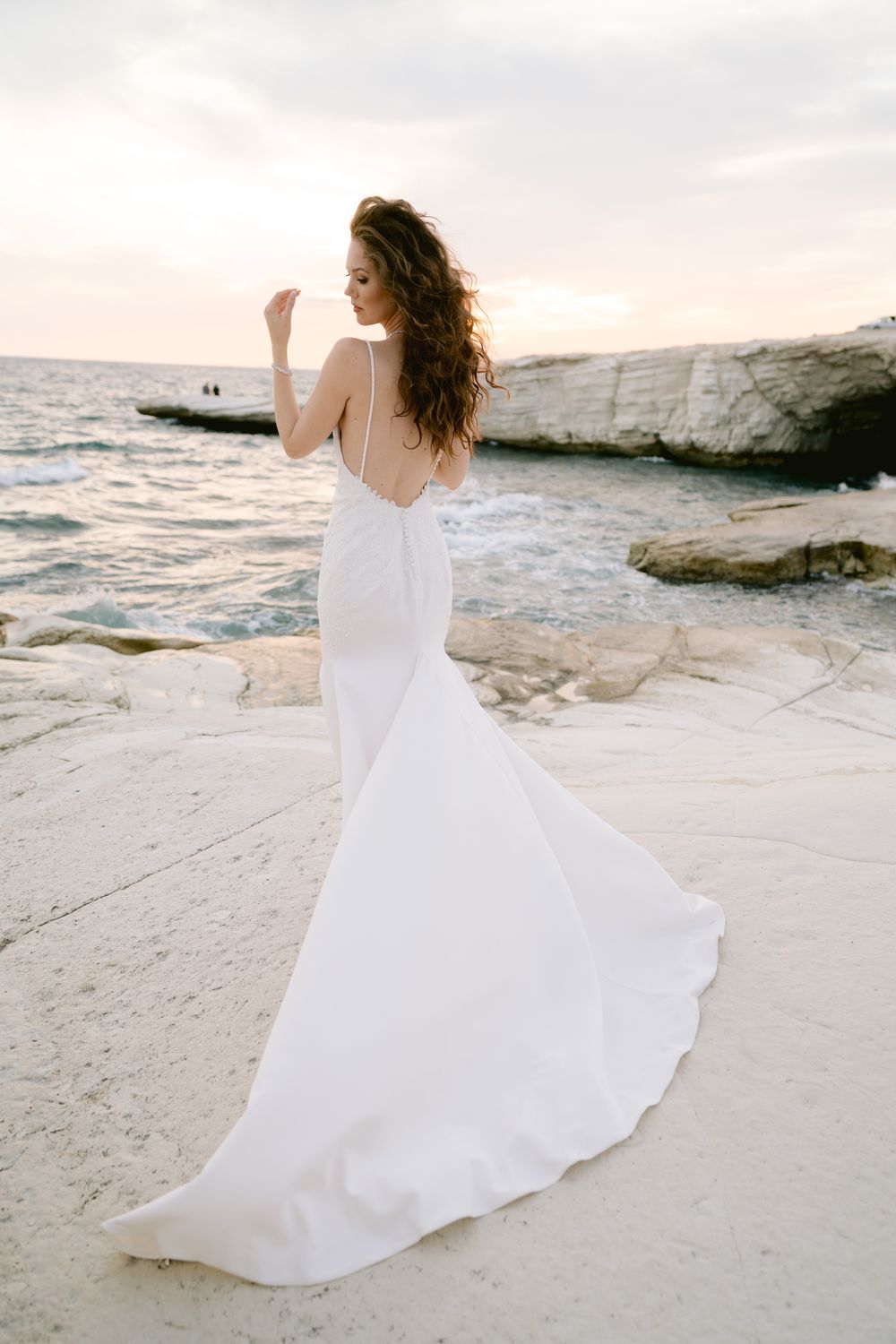 The Enduring Charm of Tea Length Wedding Dresses: A Timeless Silhouette Reimagined