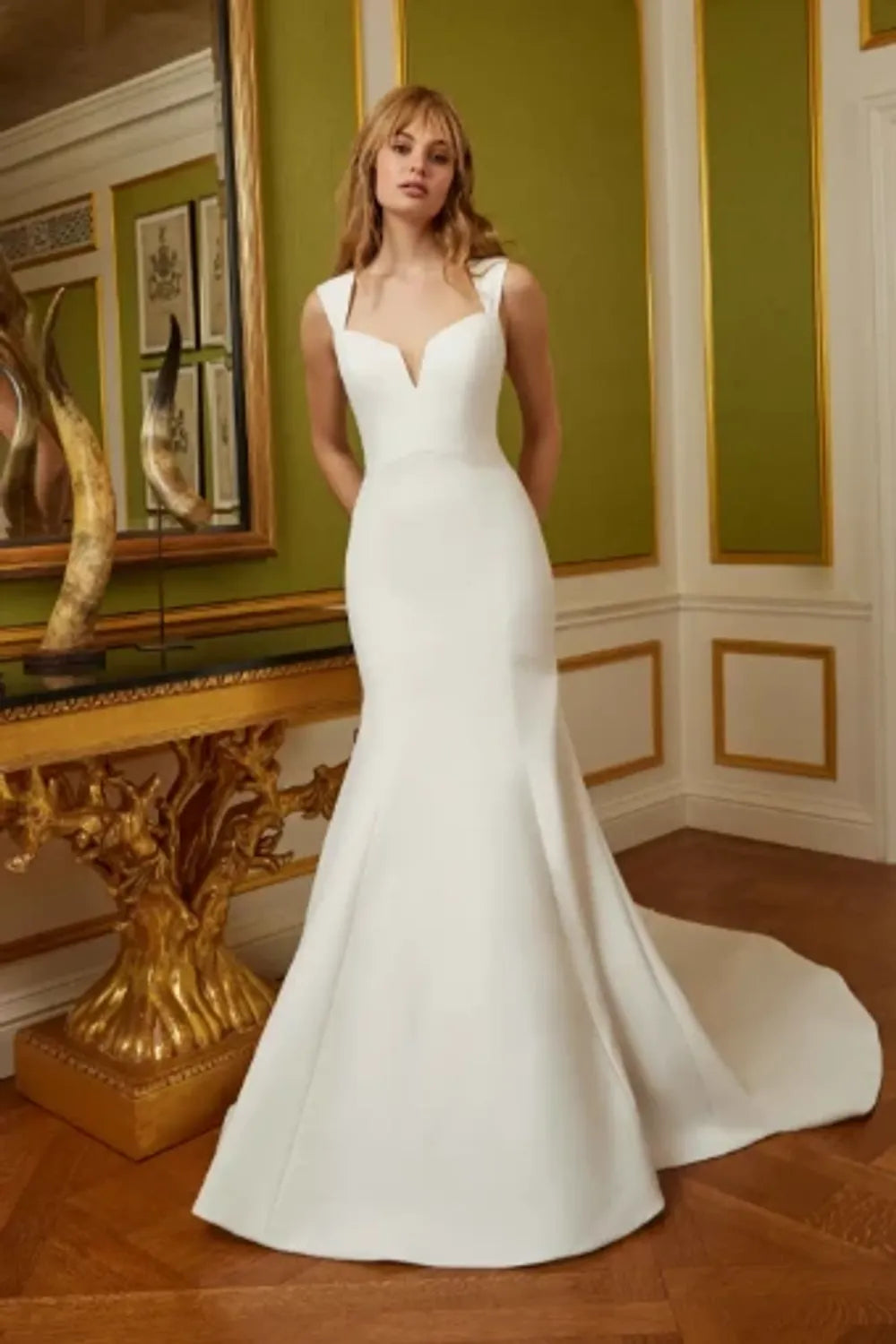 The Allure of Champagne: Short Wedding Dresses for the Modern Bride