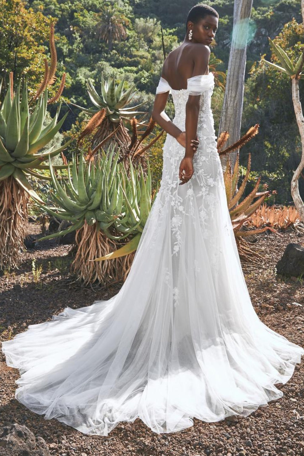 Pronovias-BAIKAL-UNLINED-1