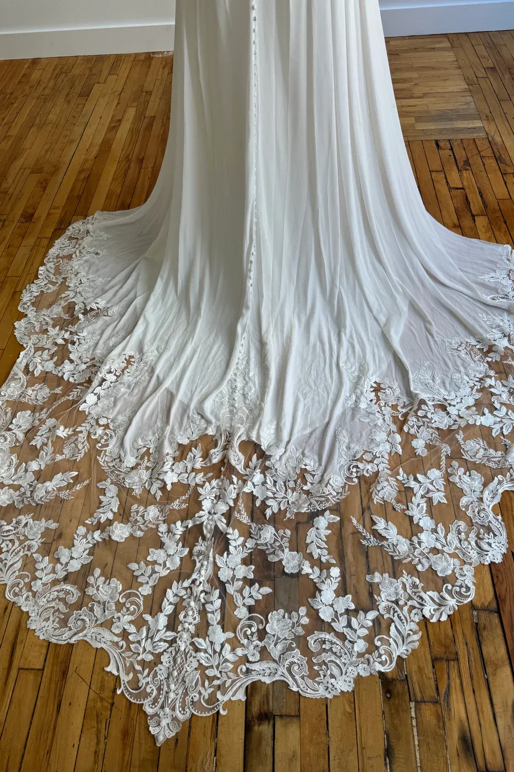 Allure Bridals 9905XS 4