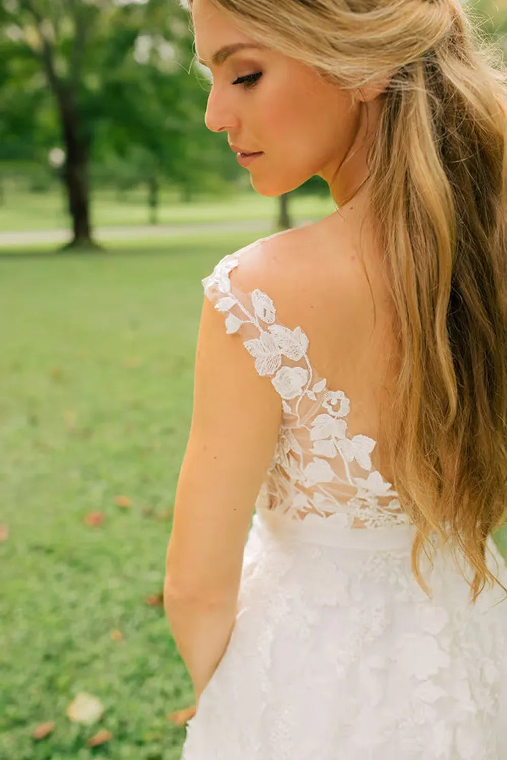 Olia Zavozina Loreli 1