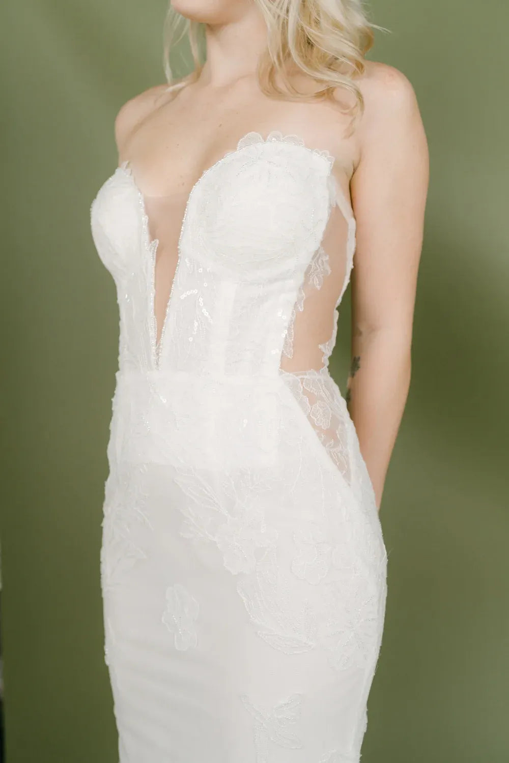 Olia Zavozina Collette 1