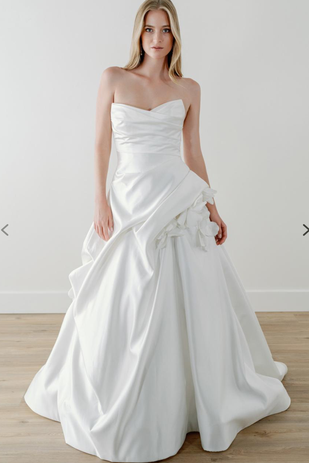open lace back dress Sample Watters Moxie-XS Wedding Dress