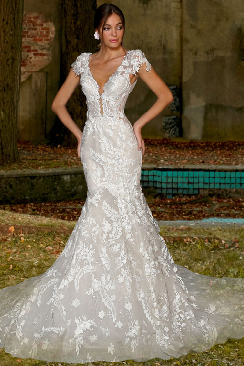 Sample Eve of Milady 1669 Wedding Dress - Main Image