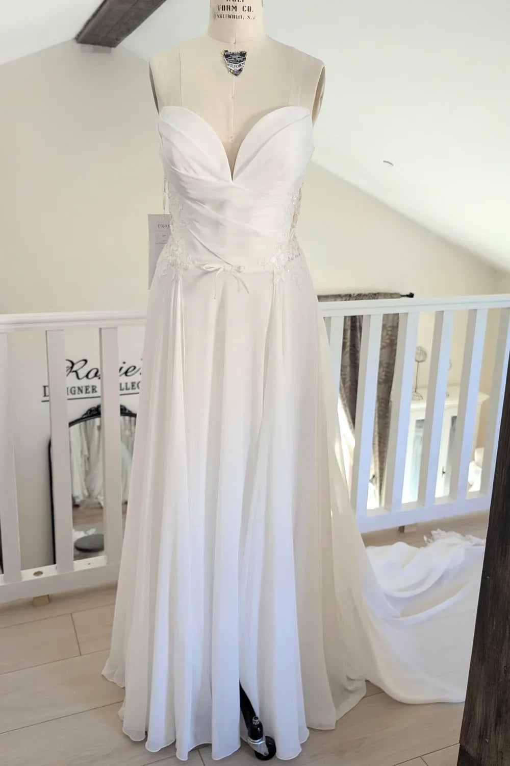 Enzoani Etoile Aerin 4