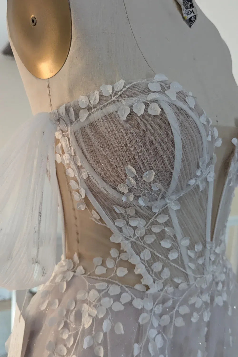 Enzoani Claire 11