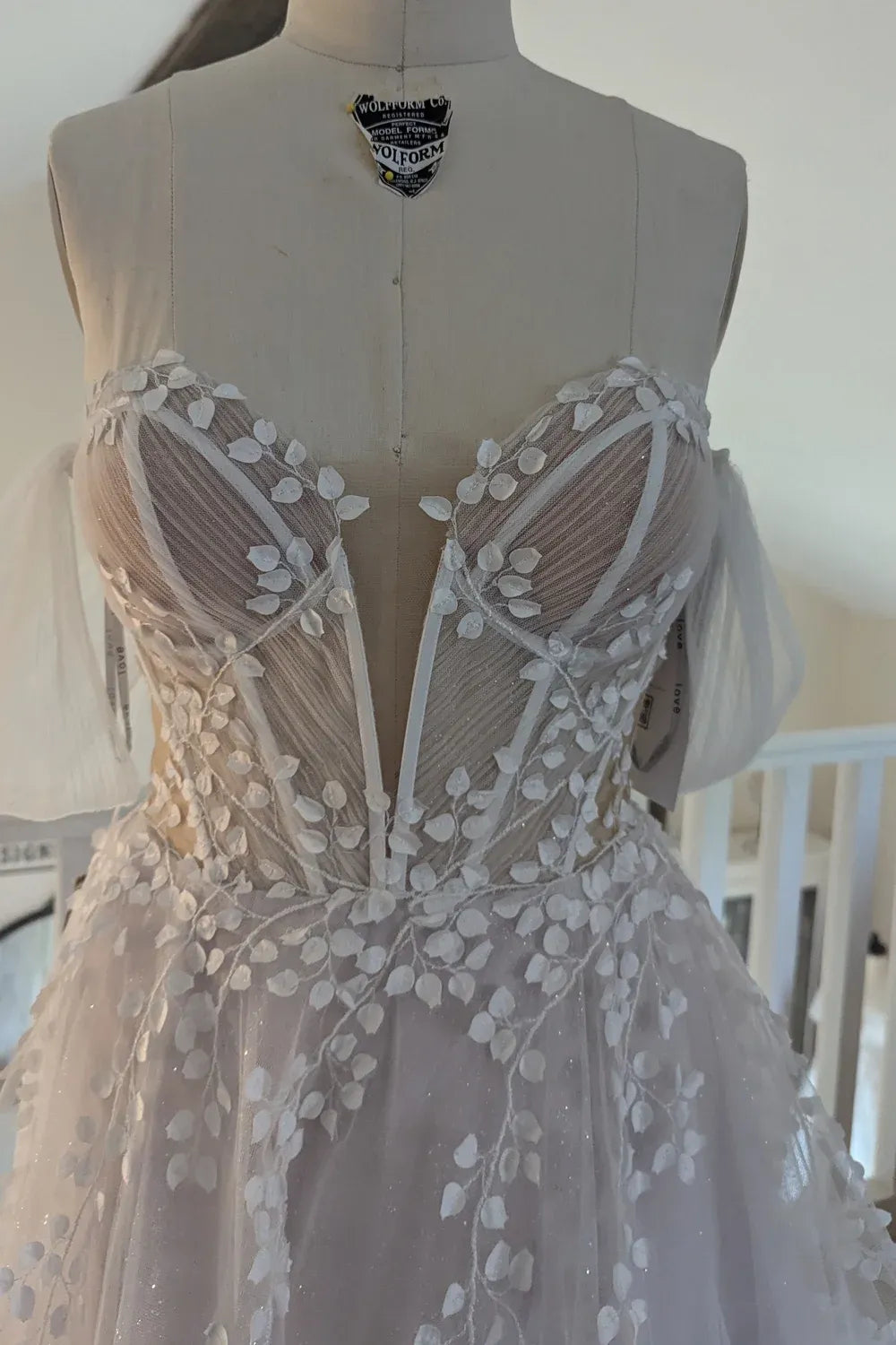 Enzoani Claire 11