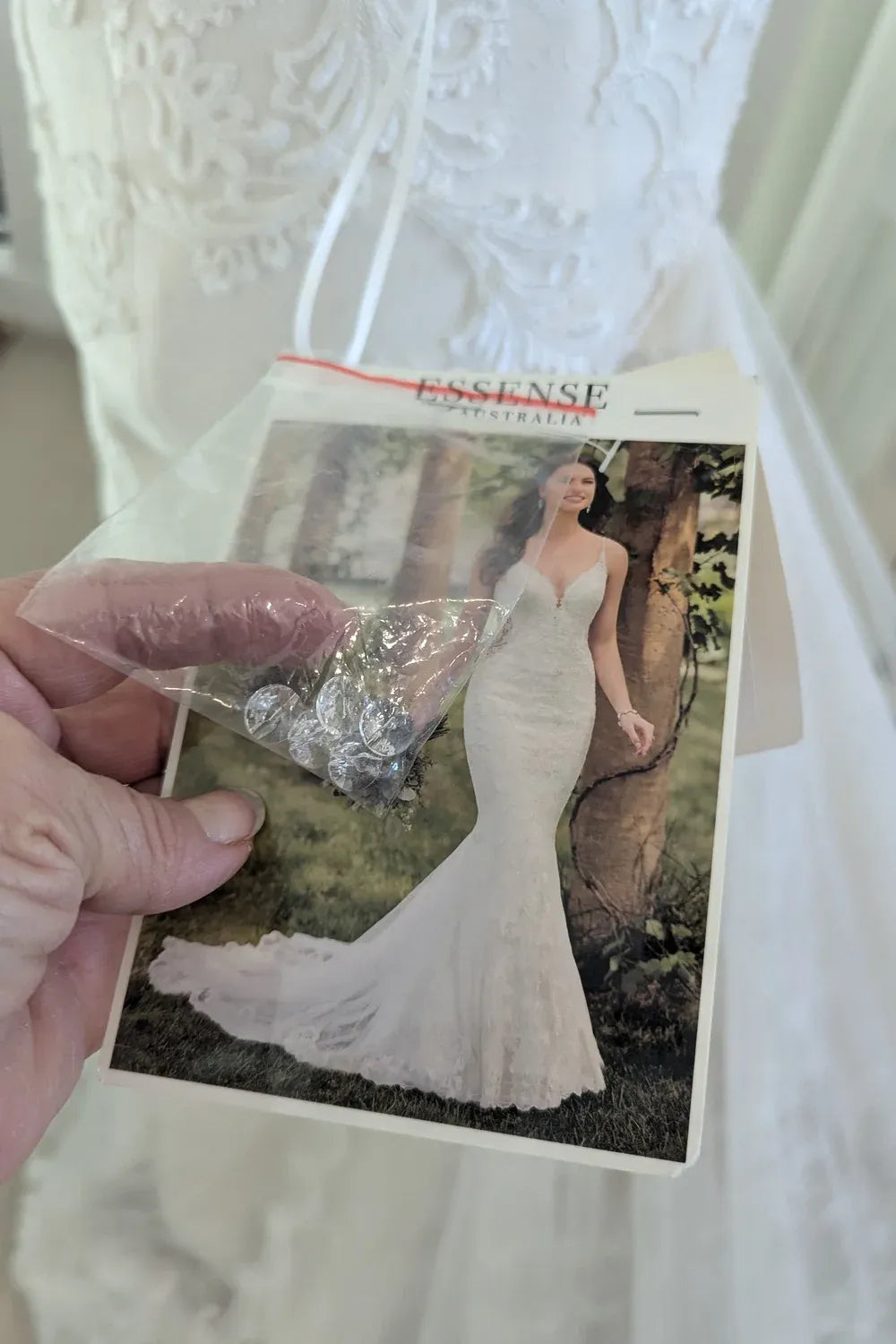 Essense of Australia D2760 8