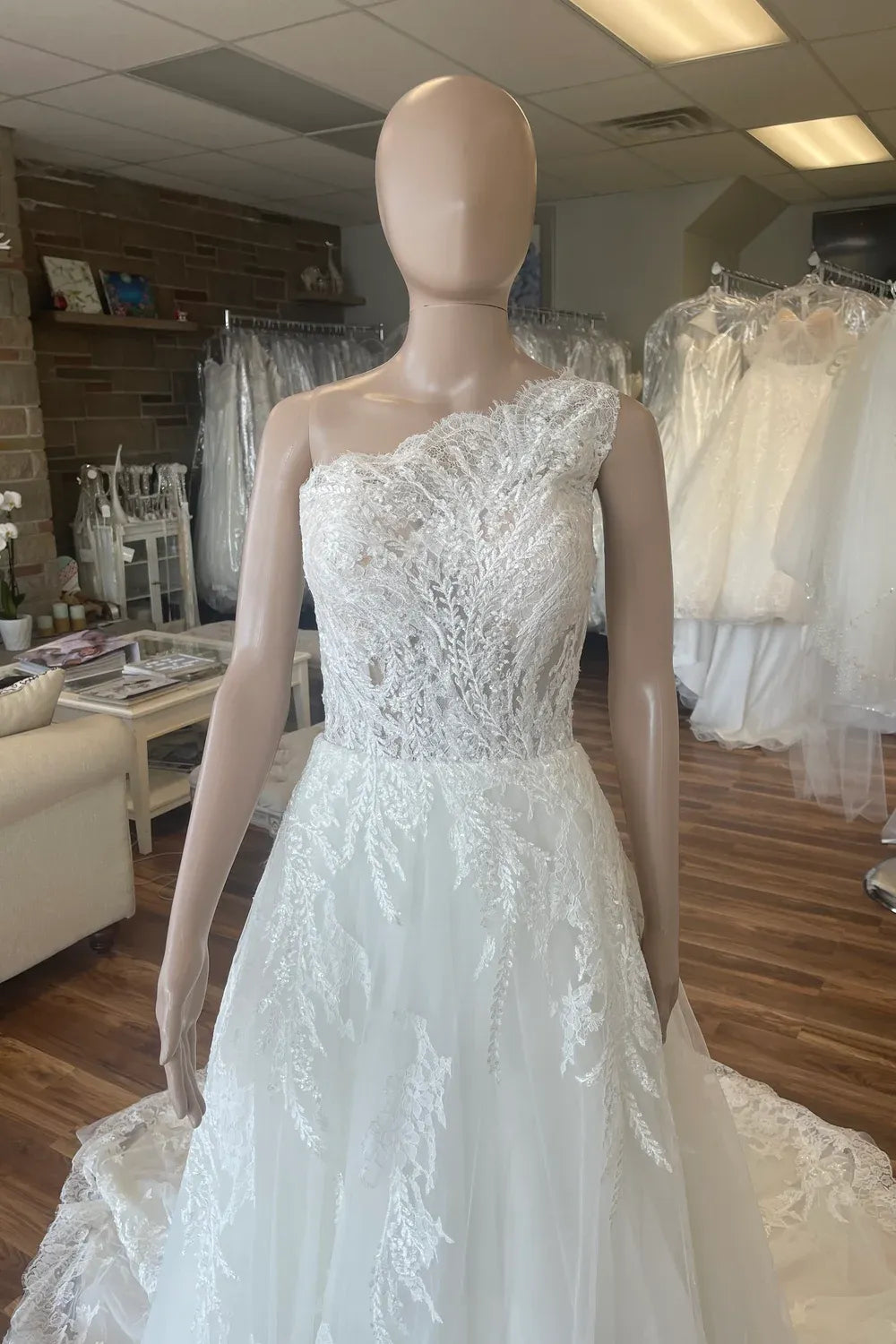 Pronovias Varda 9