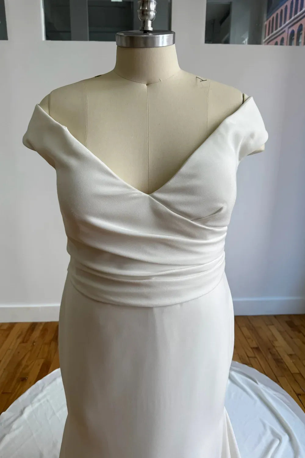 Paloma Blanca 5001XS 1