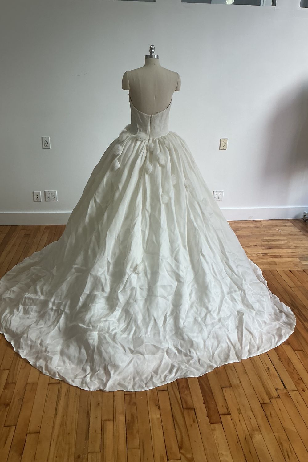 Nicole and Felicia NF075LUXE 2