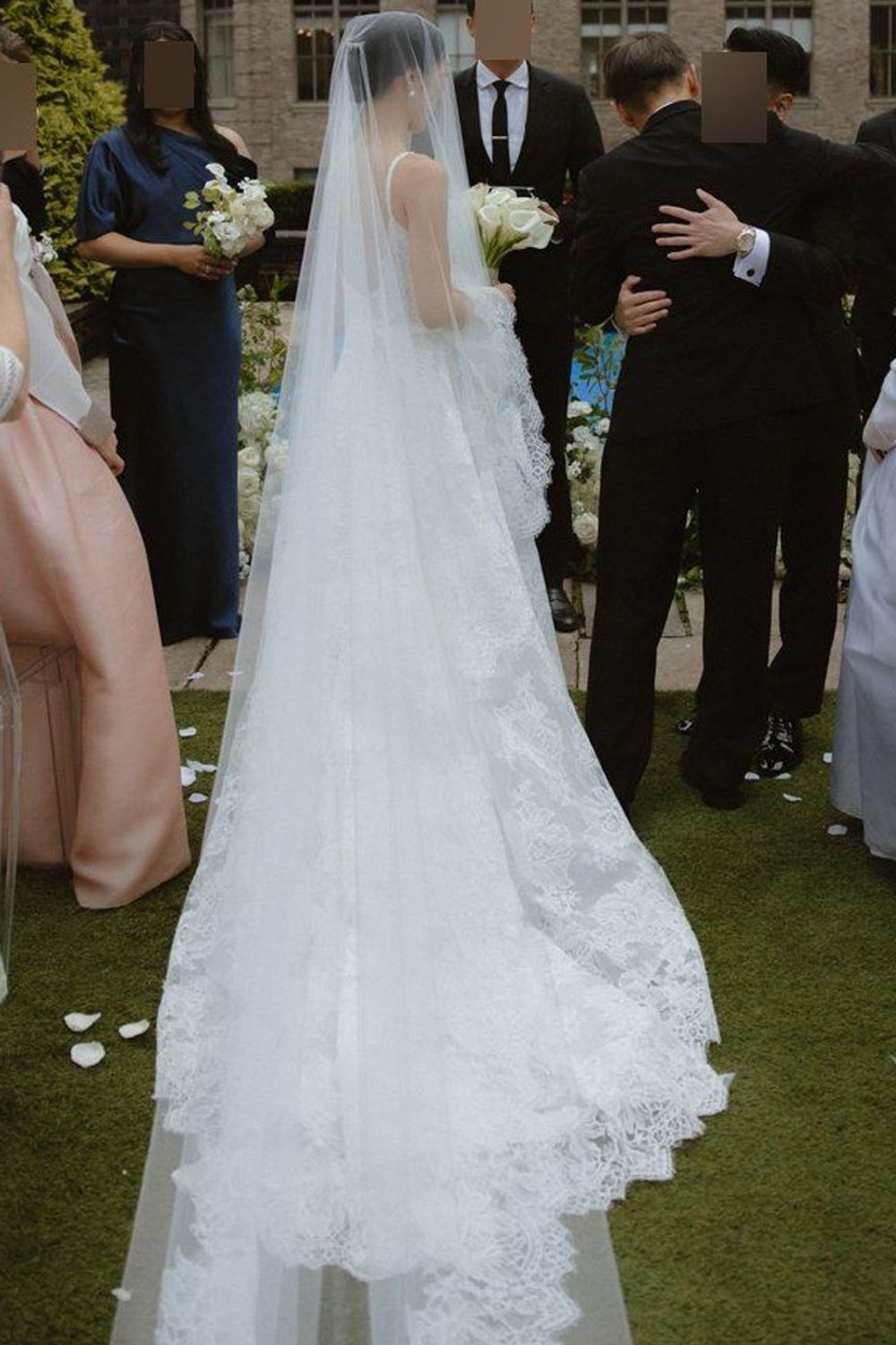 Monique Lhuillier Magnificent 6