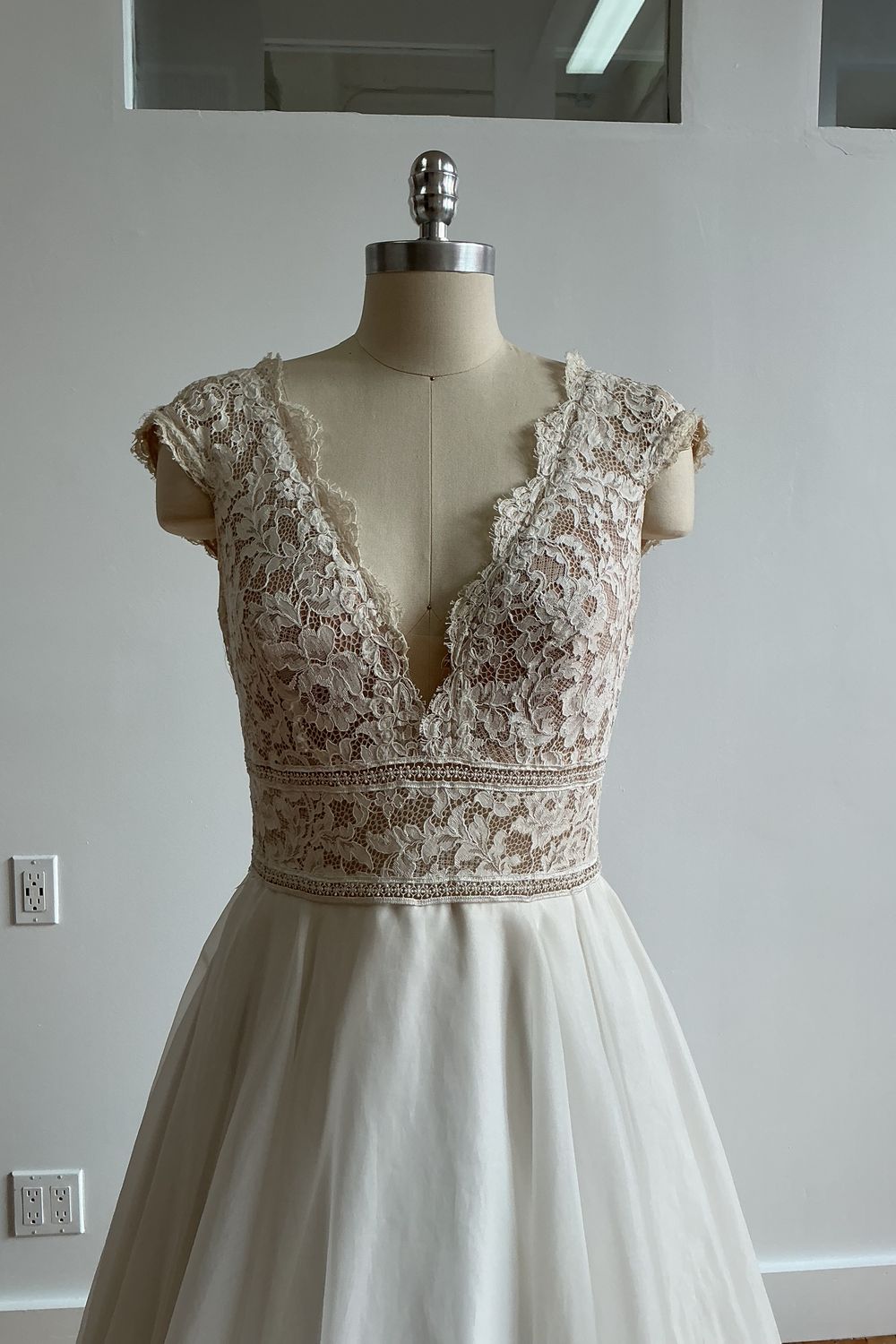 Paloma Blanca 4904 4