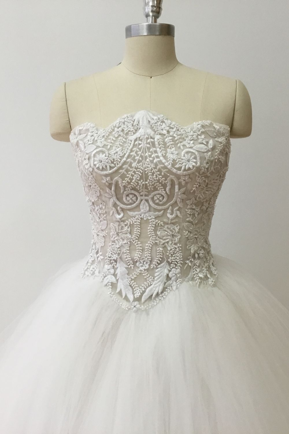 Reem Acra Whisper 3