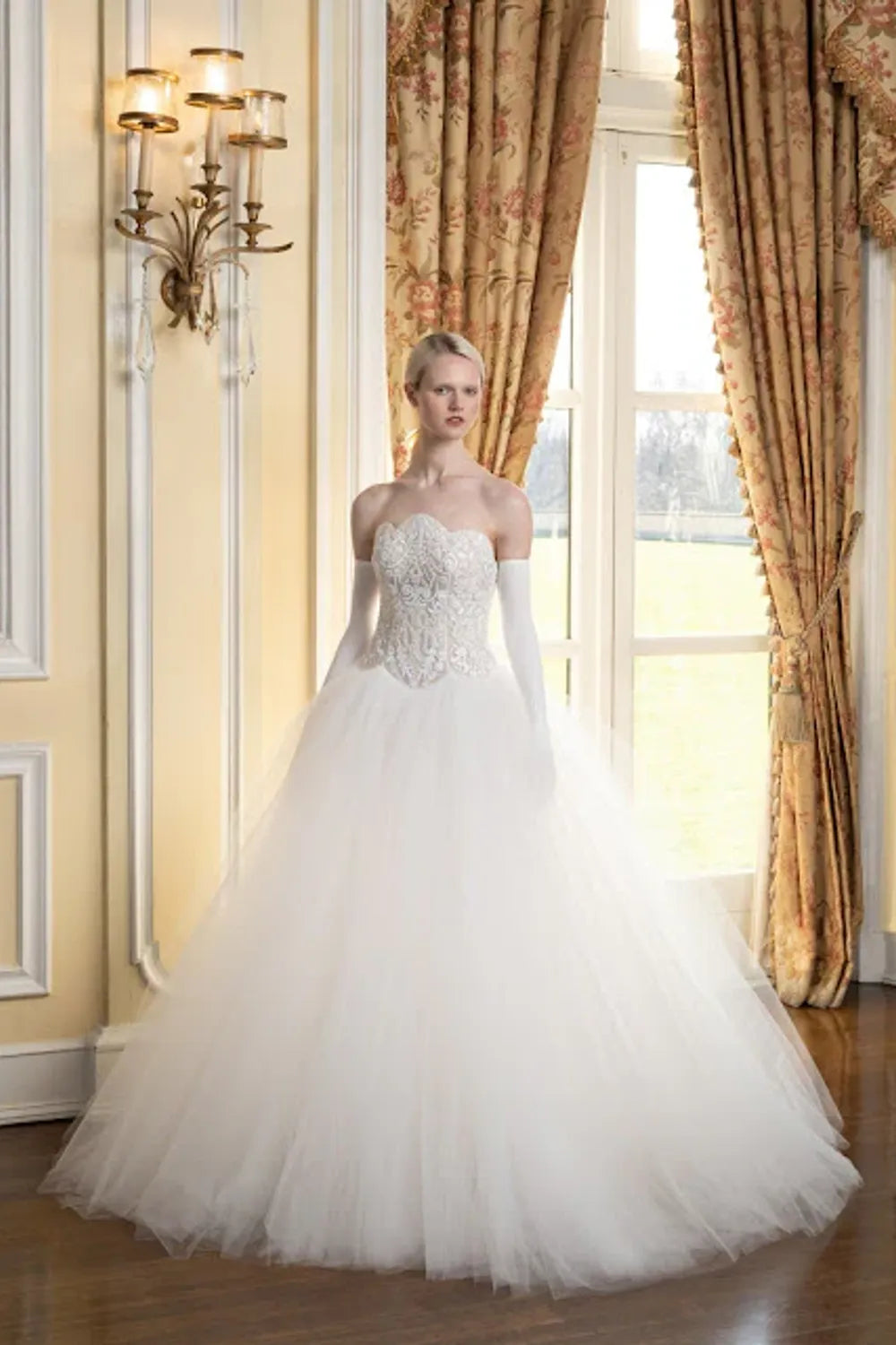 Sample Reem Acra Whisper Wedding Dress Sample Reem Acra Whisper Wedding Dress