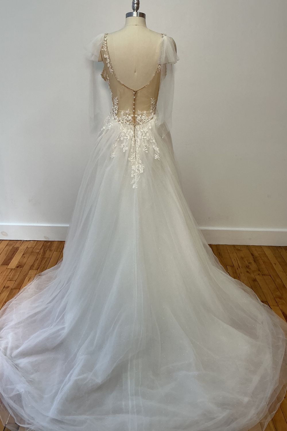 Ines Di Santo Selenite 3