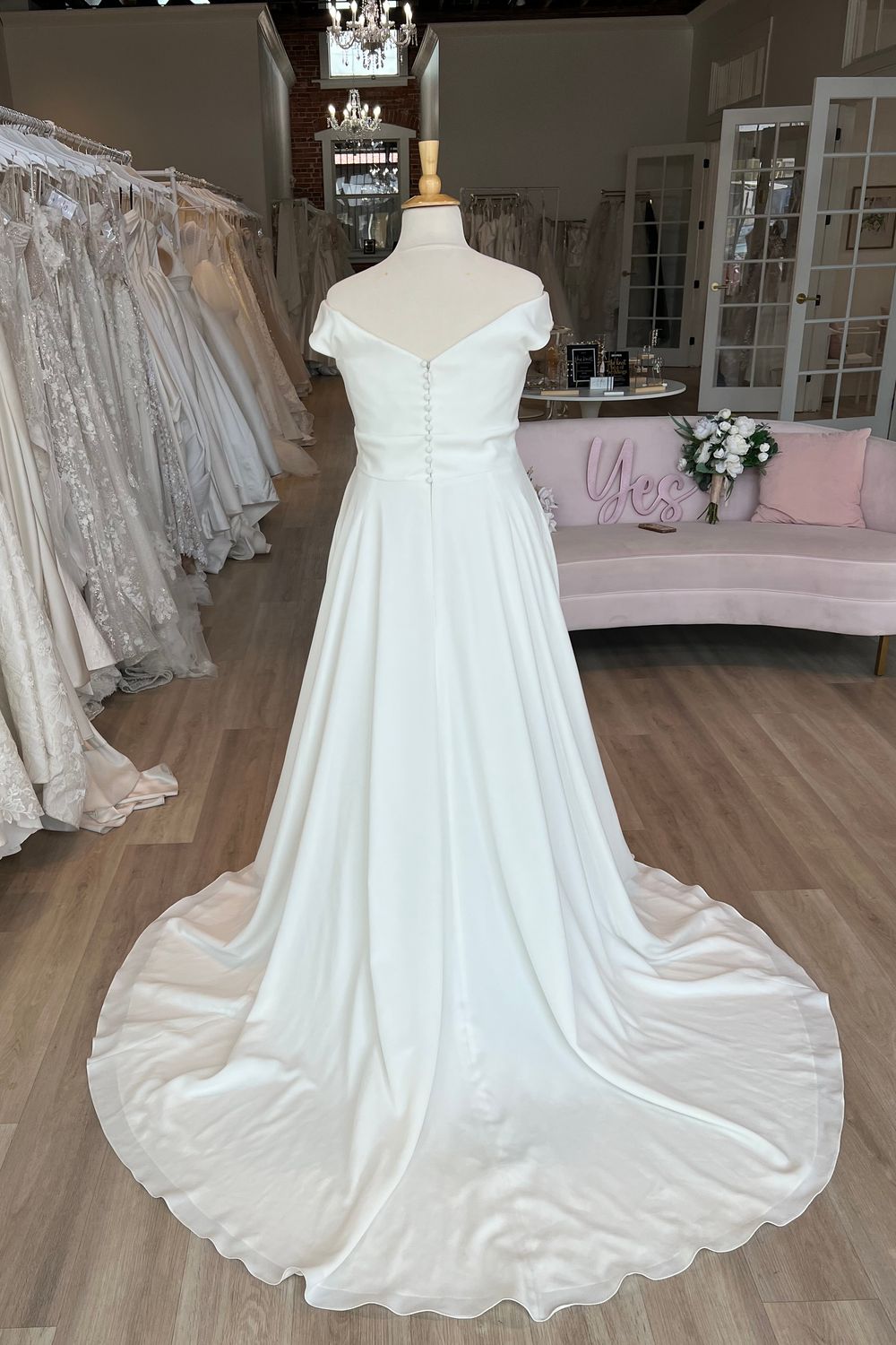Paloma Blanca PB5052 3