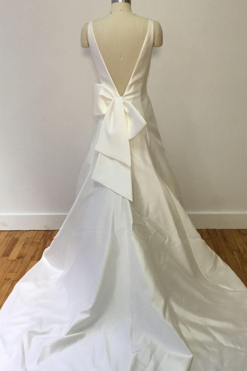 Paloma Blanca 5027 3