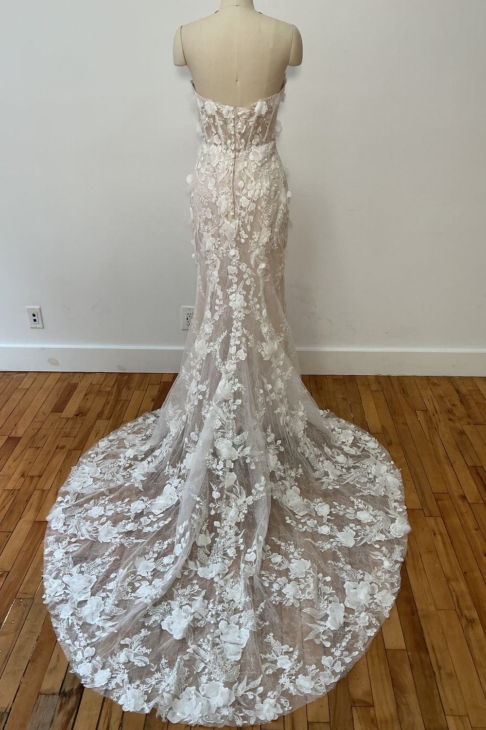 Disney By Allure DP401AURORA  2