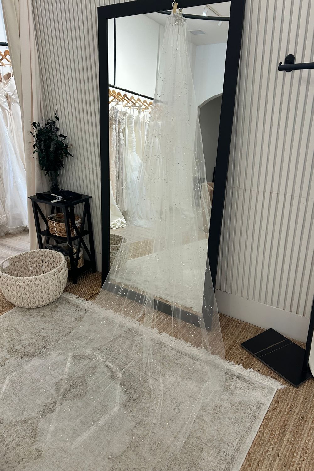 Anna Campbell Delta Cathedral Veil 1