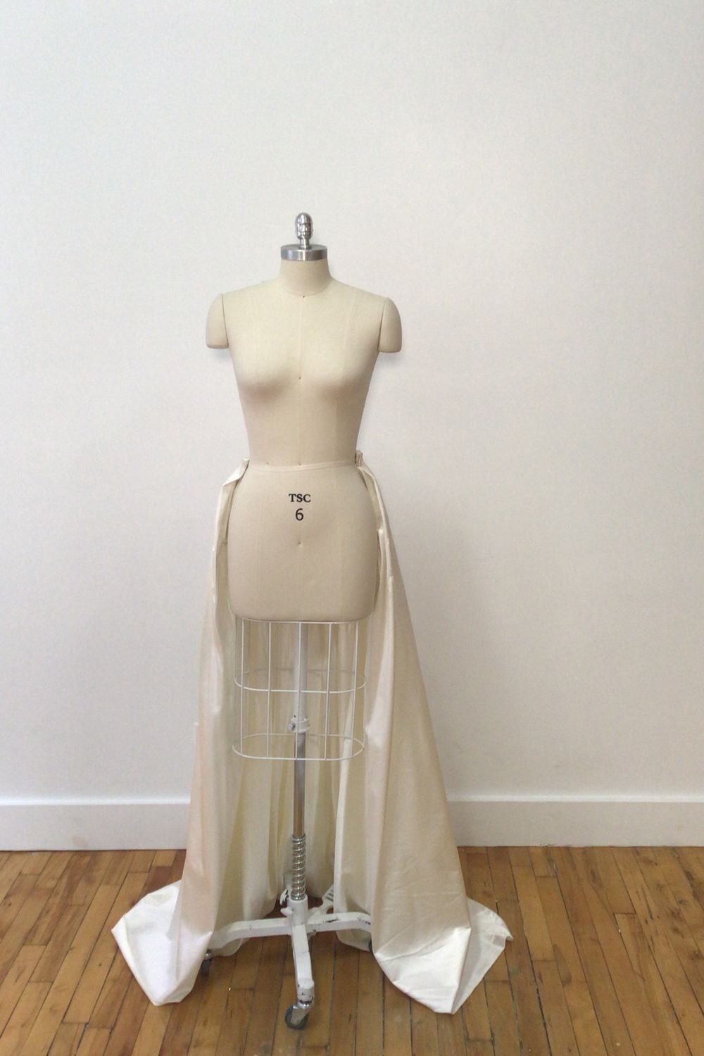 Enaura Bridal Amelia-Skirt 2
