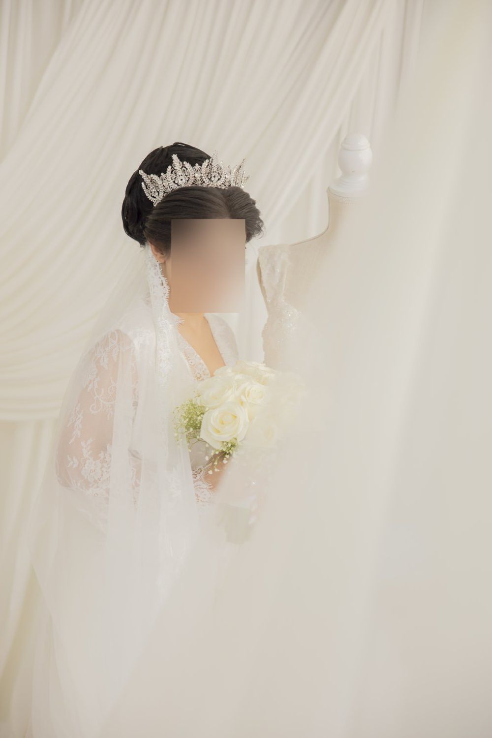 Essense of Australia Sparkling Off-Shoulder Ballgown W veil and Crown 3