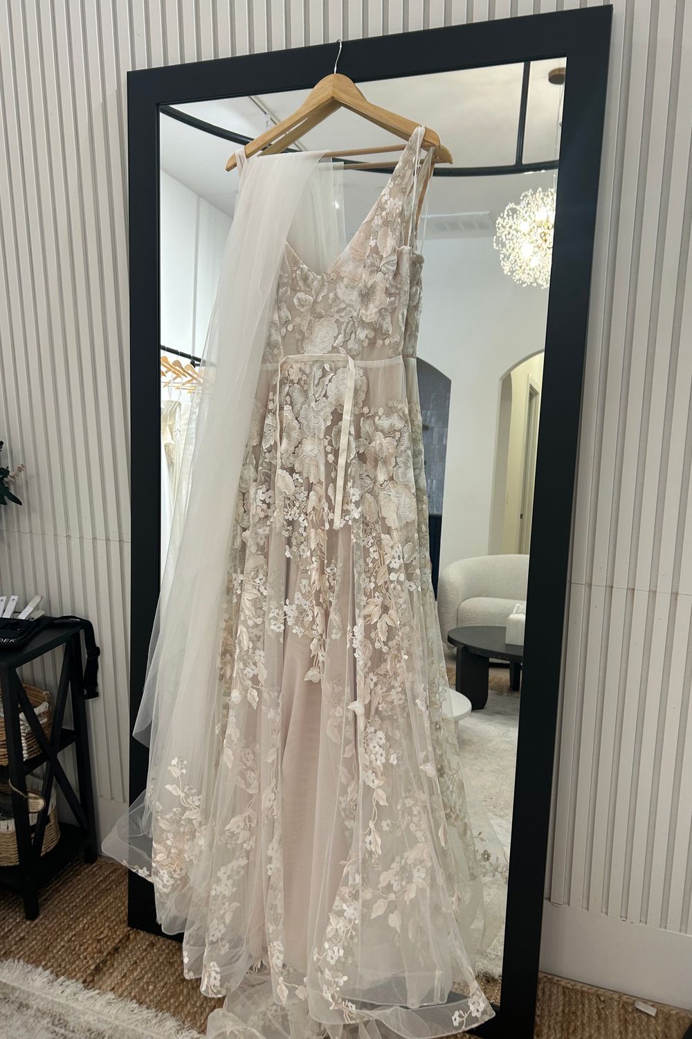 Anna Campbell Hazel 1