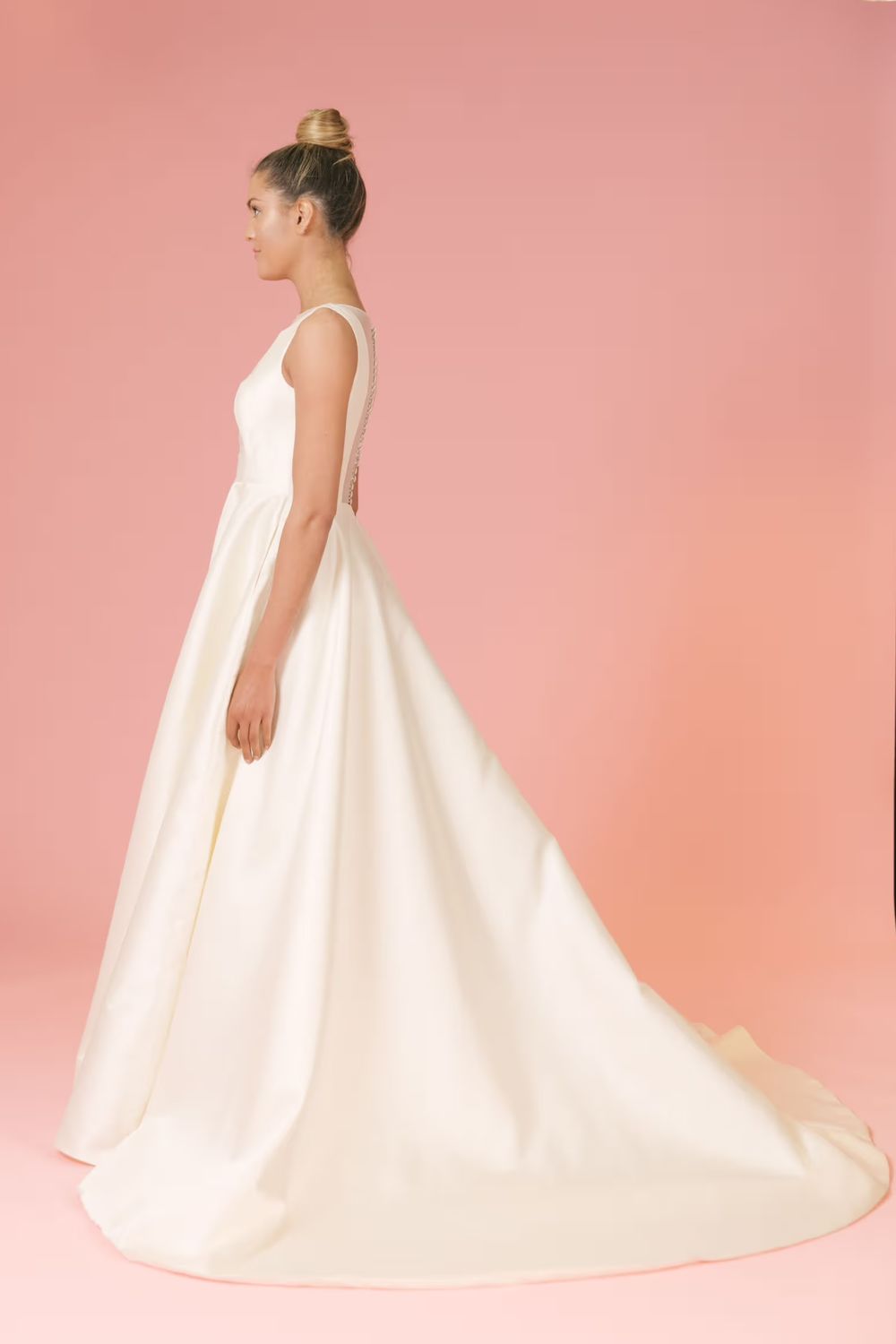 Olia Zavozina Hattie 1