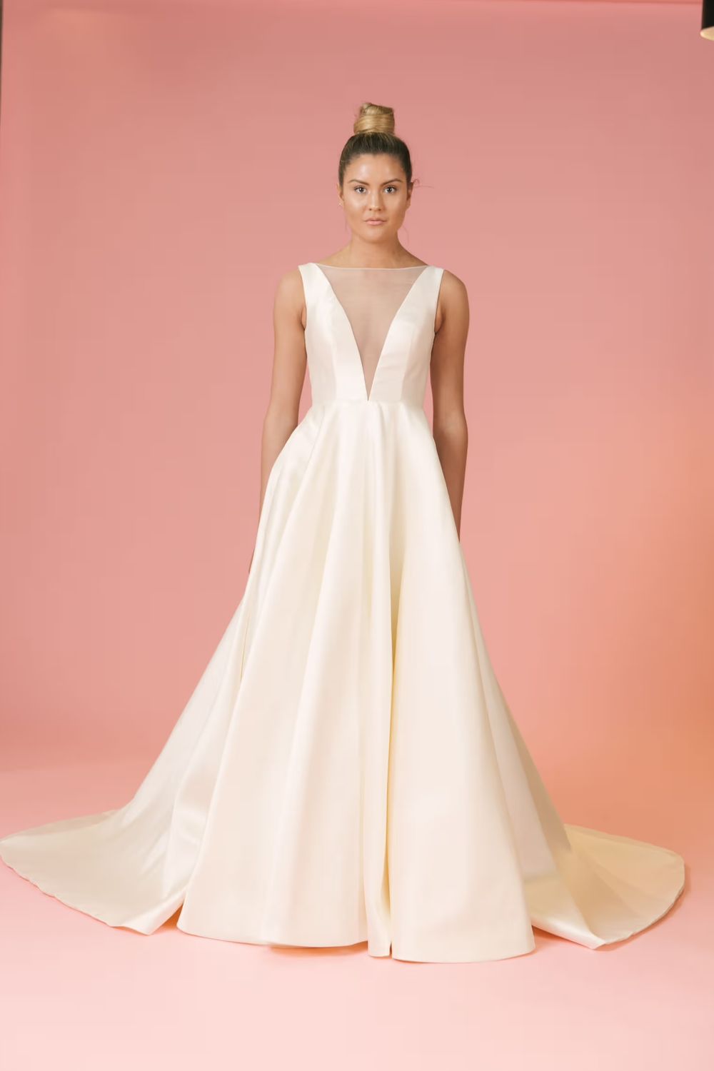 Olia Zavozina Hattie 0