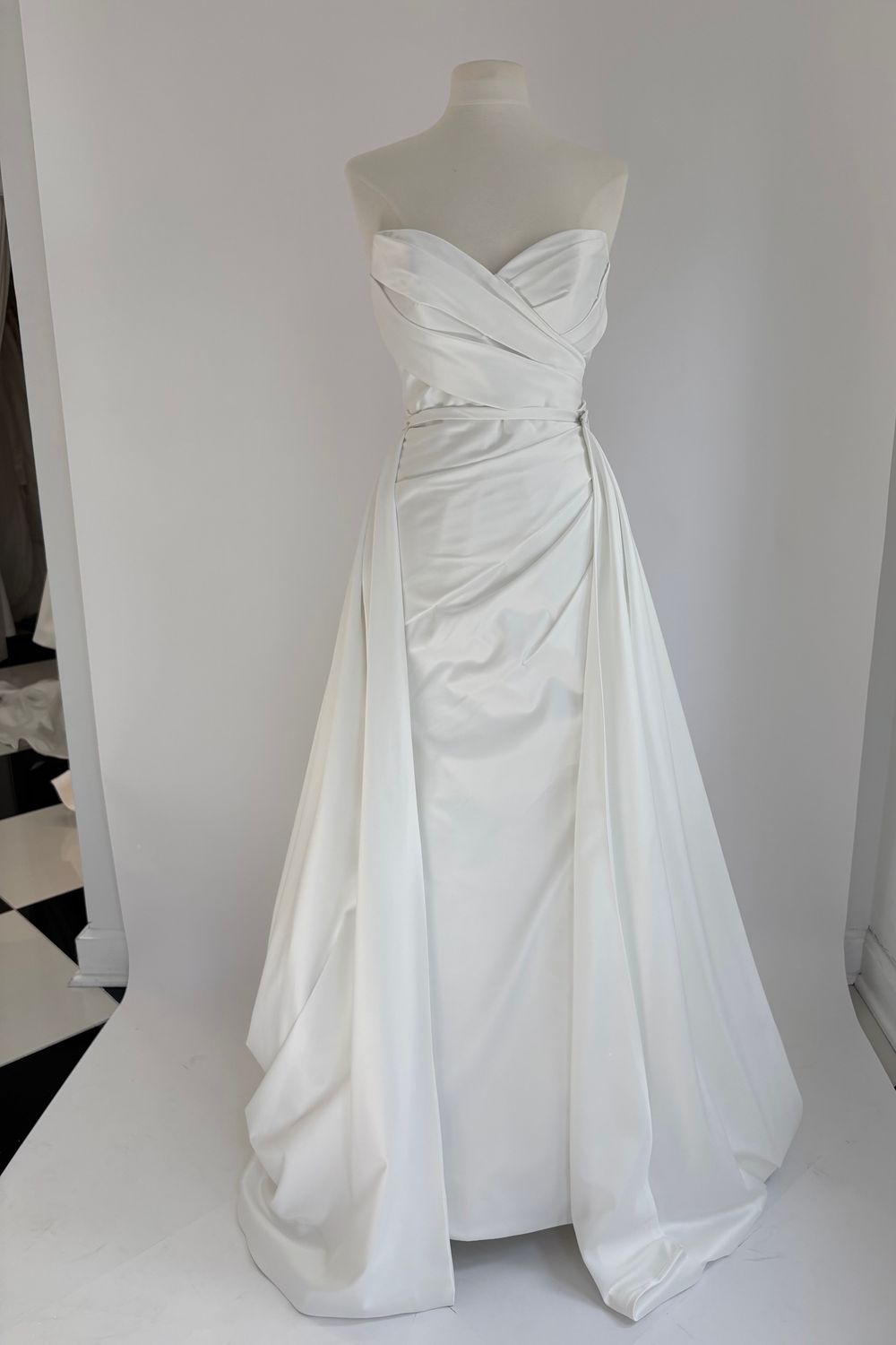 Essense of Australia D4300 2