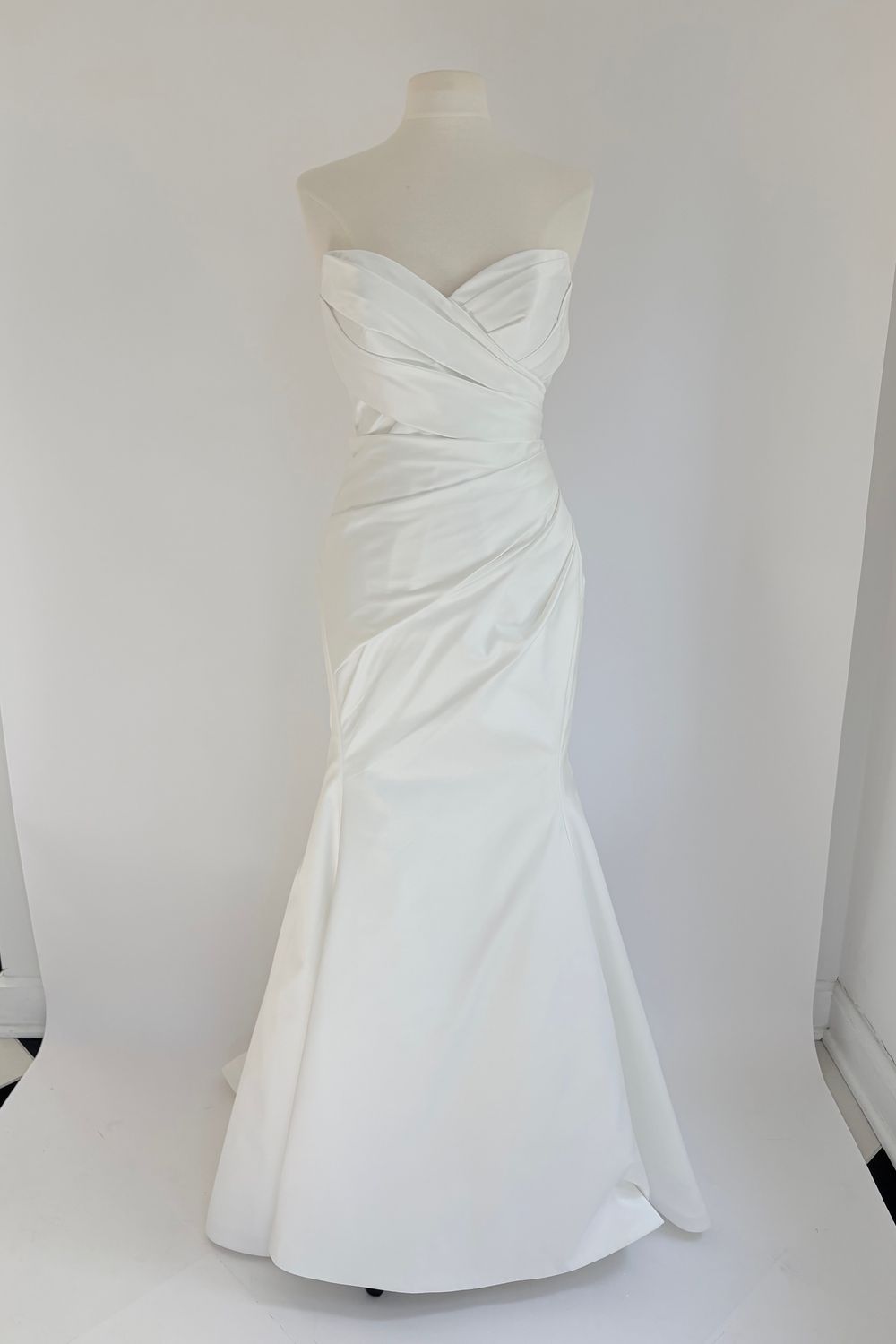 Essense of Australia D4300 1