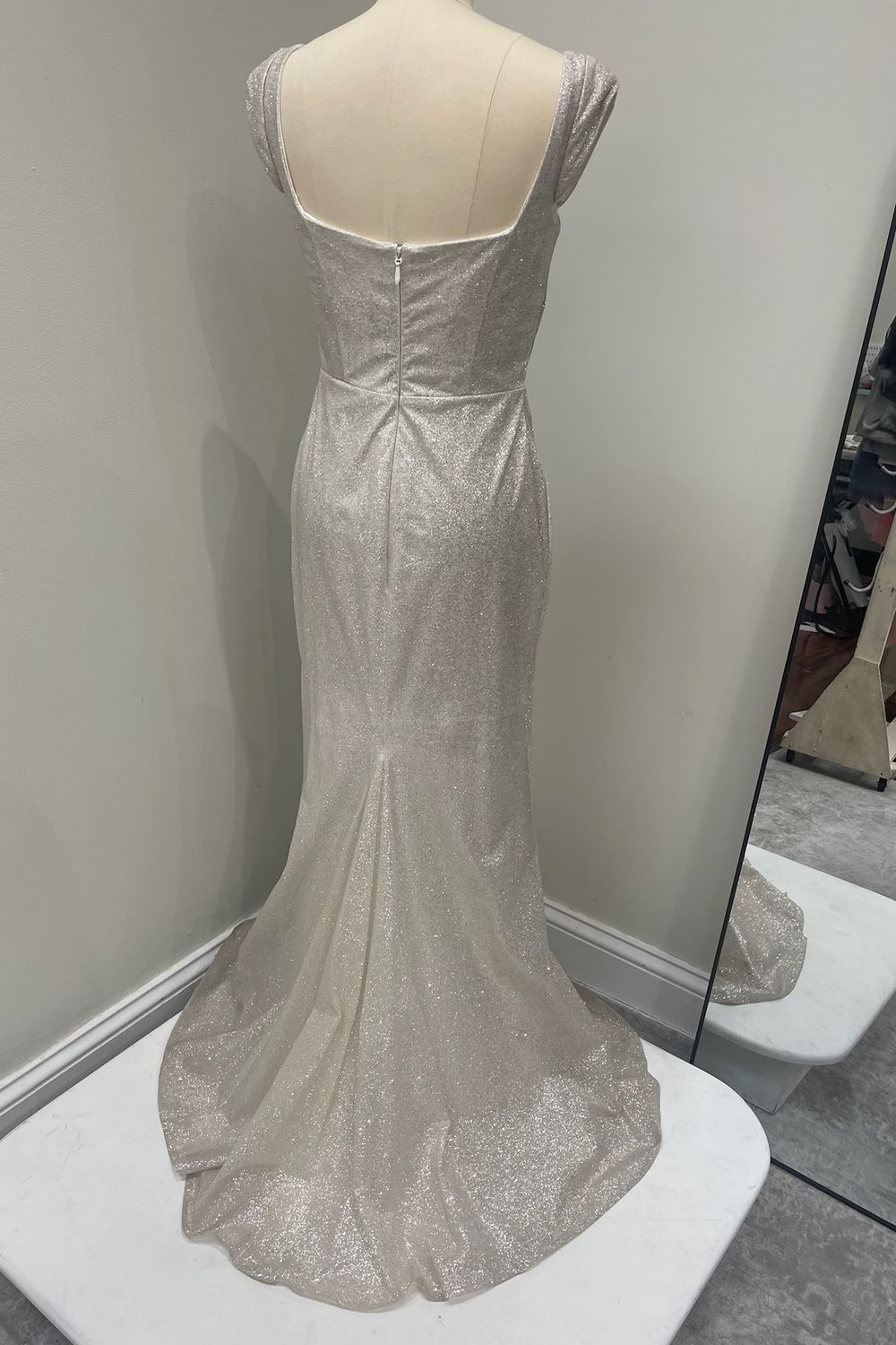 Olia Zavozina Whitney 2