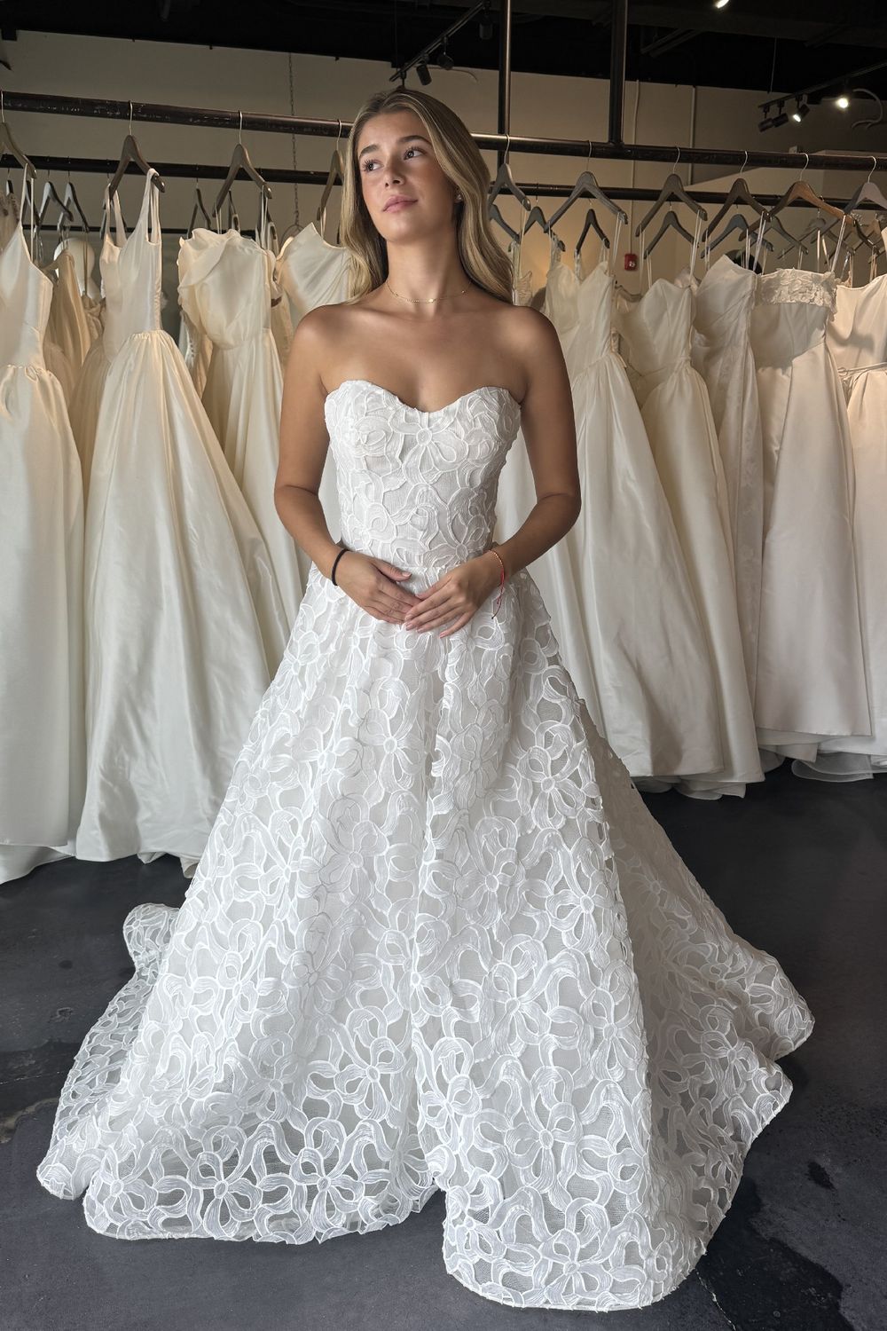 Sample Anne Barge irby Wedding Dress Sample Anne Barge irby Wedding Dress