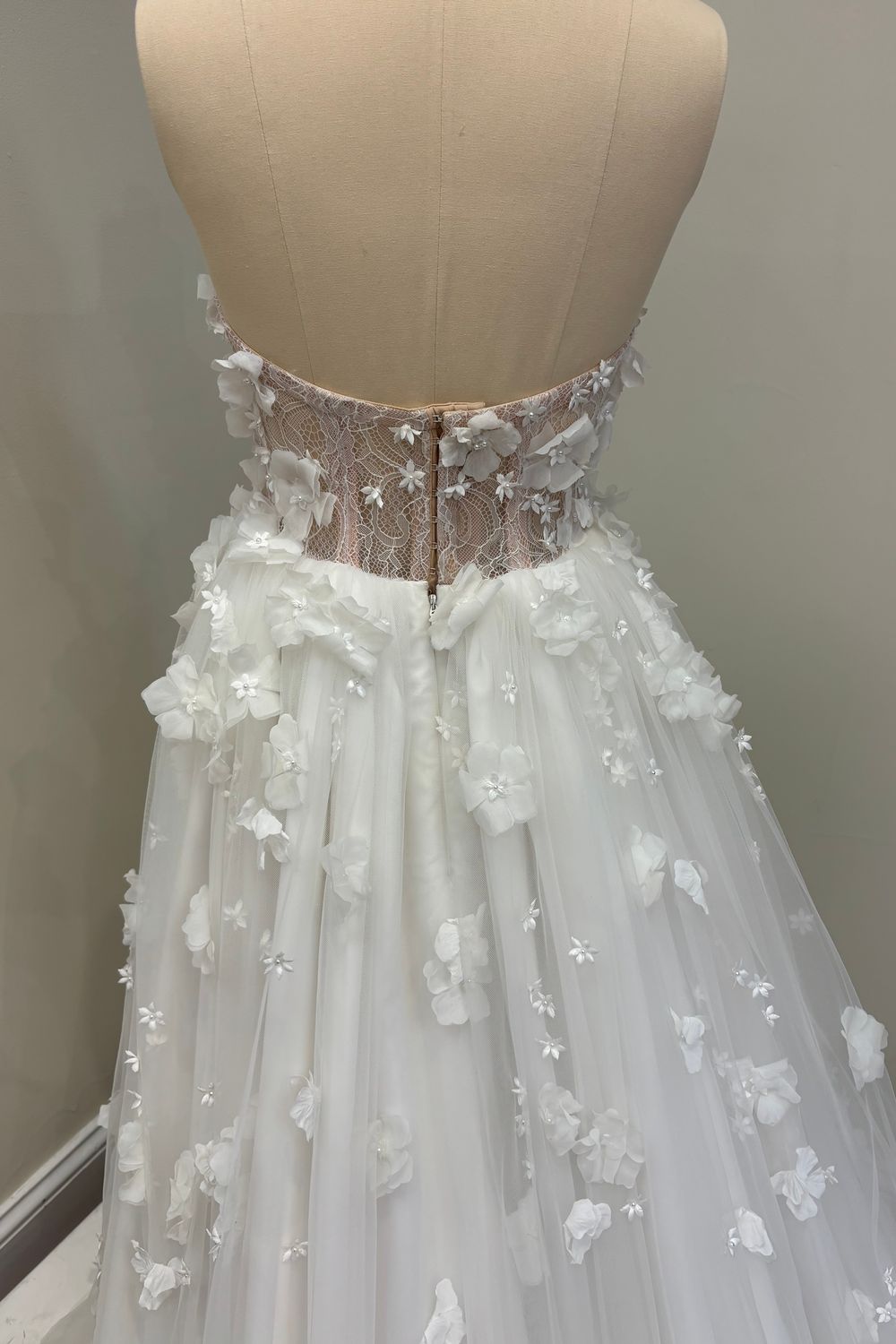 Olia Zavozina Lulu 6