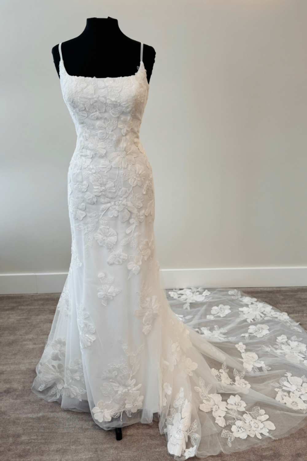 Sample Private Collection Willa Wedding Dress
