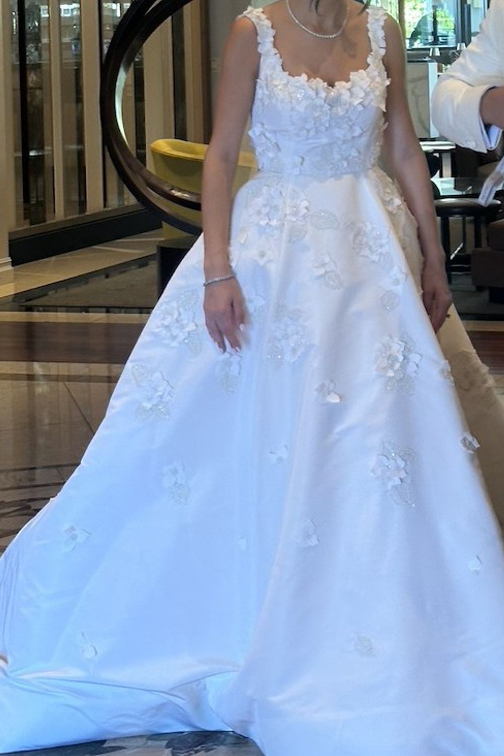 Oscar de la Renta Embroidered Gown 0