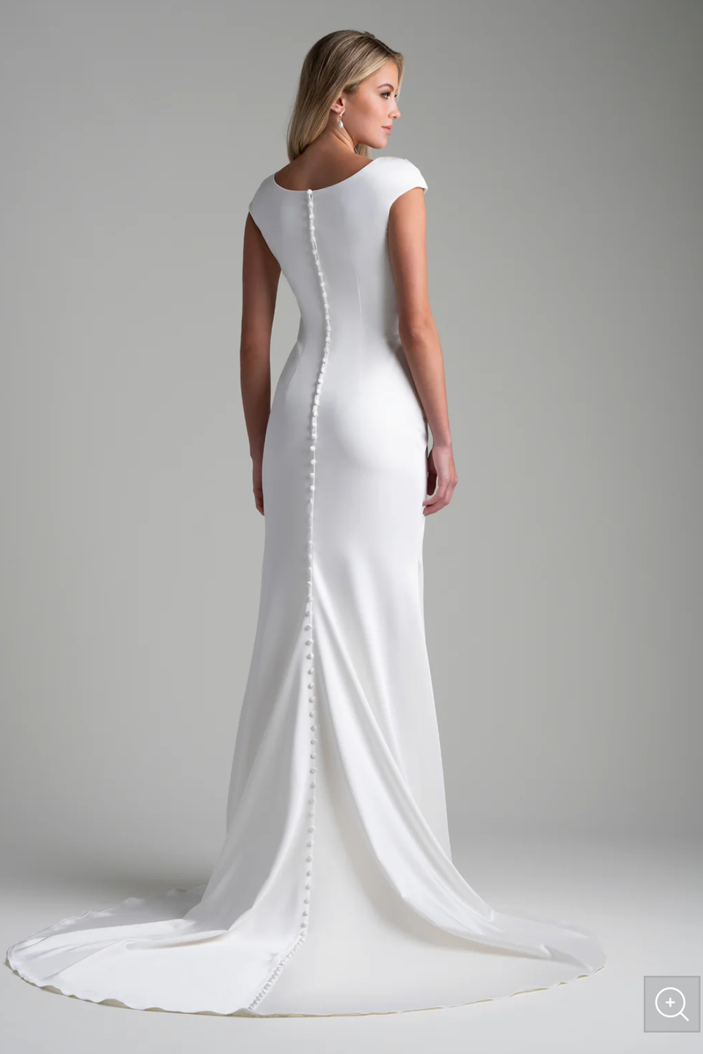 Allure Modest M751 1