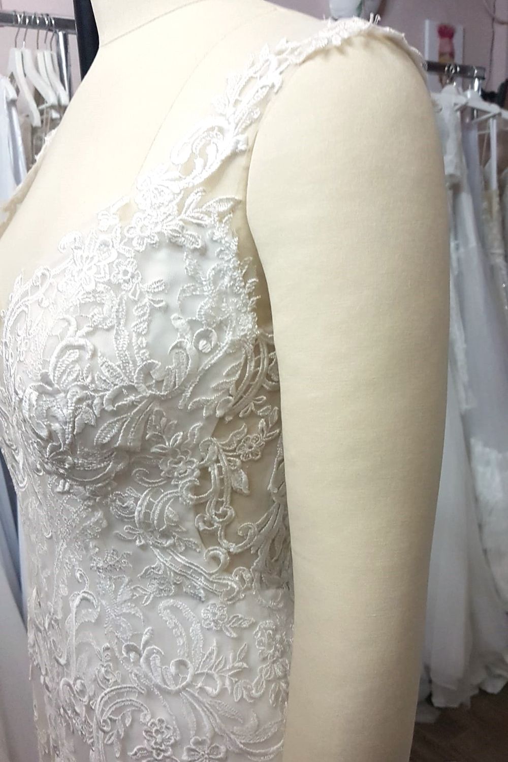 Eti Brener Timeless Ivory lace Elegance Size 6 3