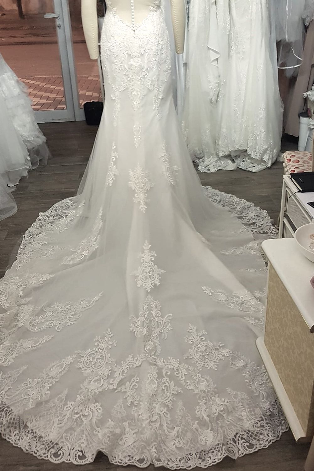 Eti Brener Timeless Ivory lace Elegance Size 4 6