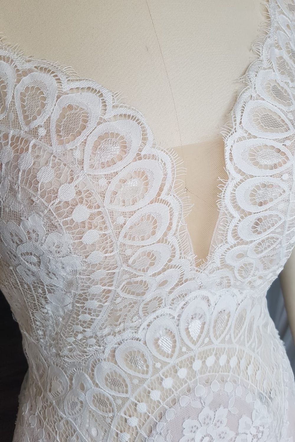 Eti Brener Geometric Floral Lace Mermaid Gown 4