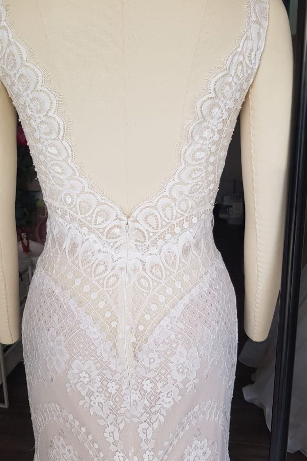 Eti Brener Geometric Floral Lace Mermaid Gown Size 6 8